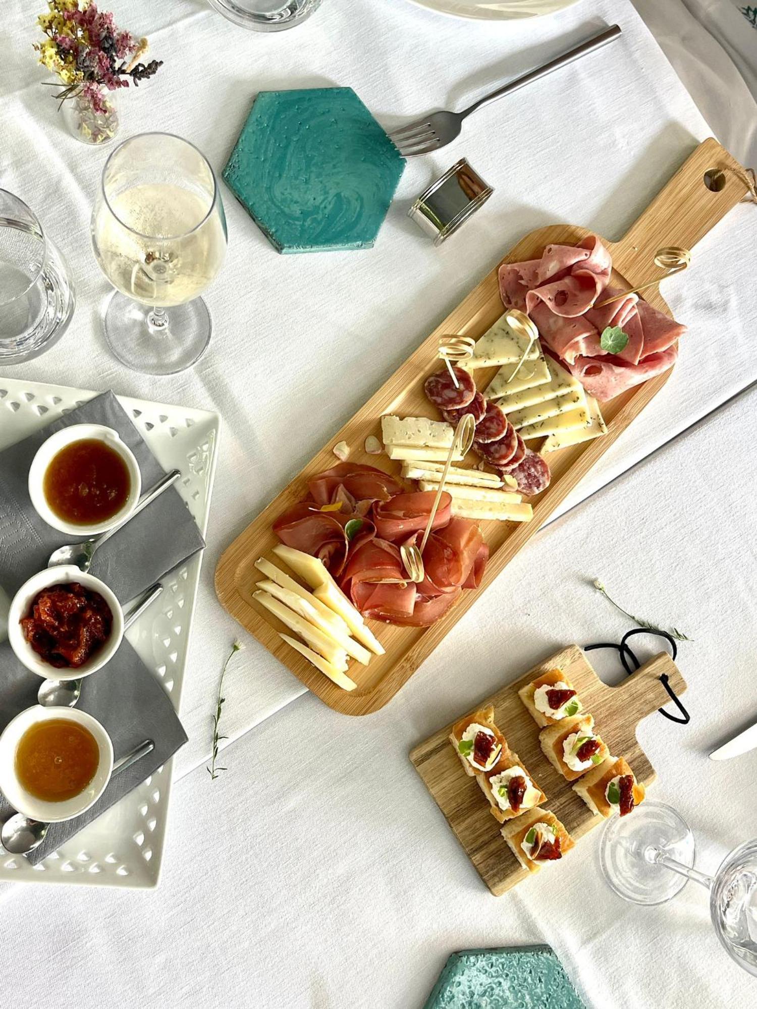 Domia Boutique Hotel E Cucina Монделло Экстерьер фото